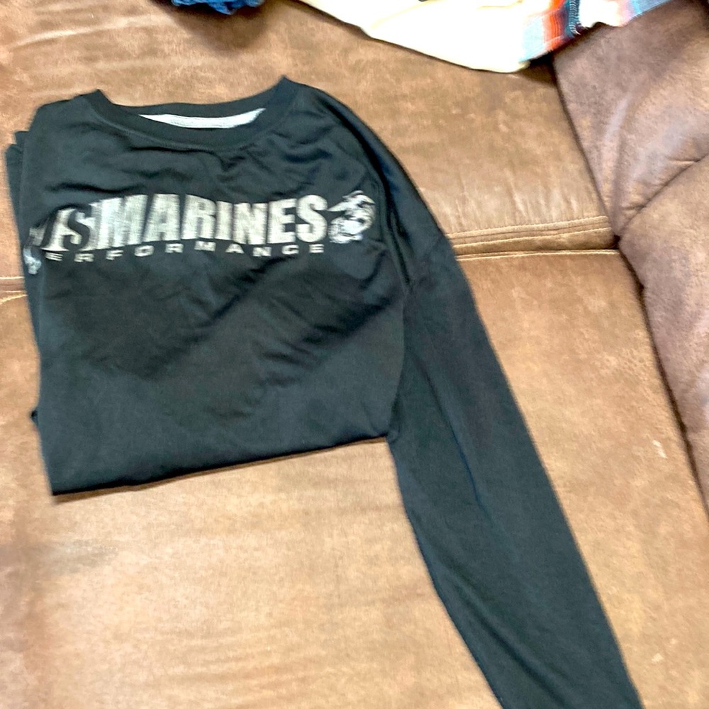 Men’s Large, long sleeved US Marines performance shirt
